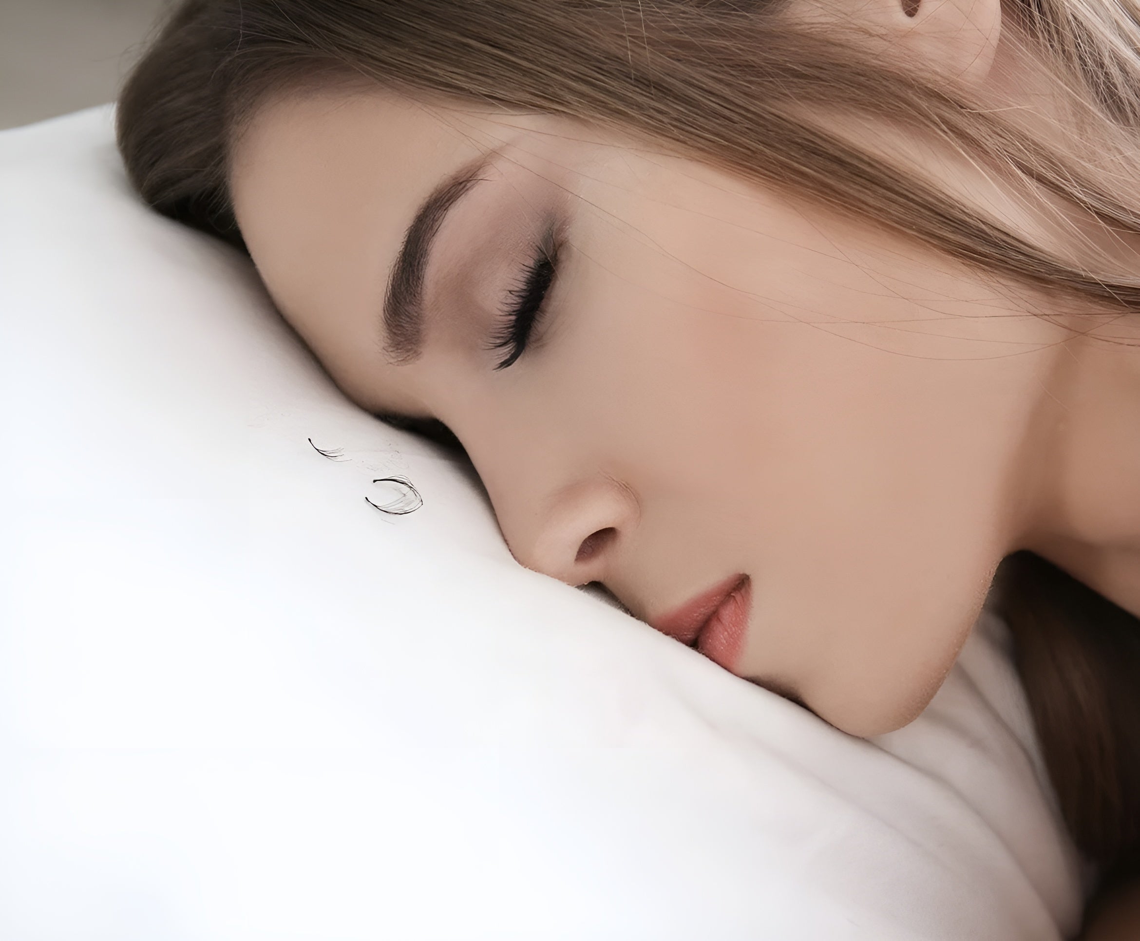 Sleeping Mask & Eyelash 3D Mask Protector (✨ Rated By 2,000 Ladies ✨)