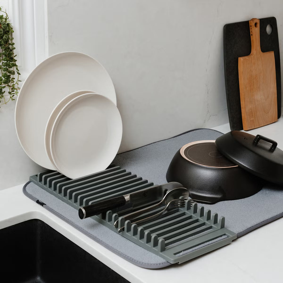 ShopToVista™️ Adjustable Dish Rack With Microfiber Drying Mat
